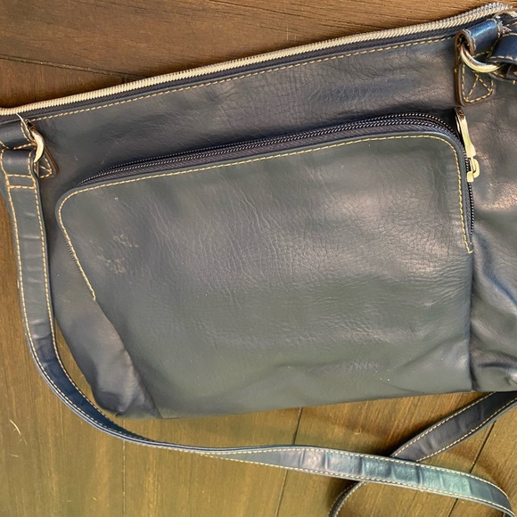 Relic Crossbody Purse Satchel Bag faux leather Vegan with matching wallet EUC - Picture 5 of 16